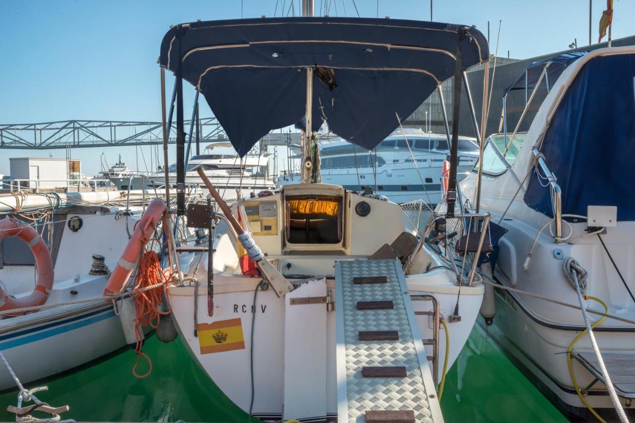Pequeno Velero En Port Forum Ideal Para Backpackers Sant Adria de Besos Exteriér fotografie