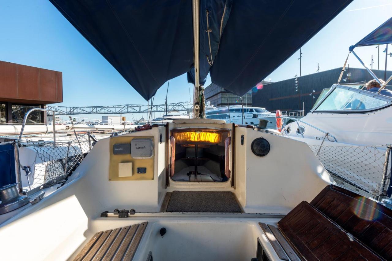 Pequeno Velero En Port Forum Ideal Para Backpackers Sant Adria de Besos Exteriér fotografie